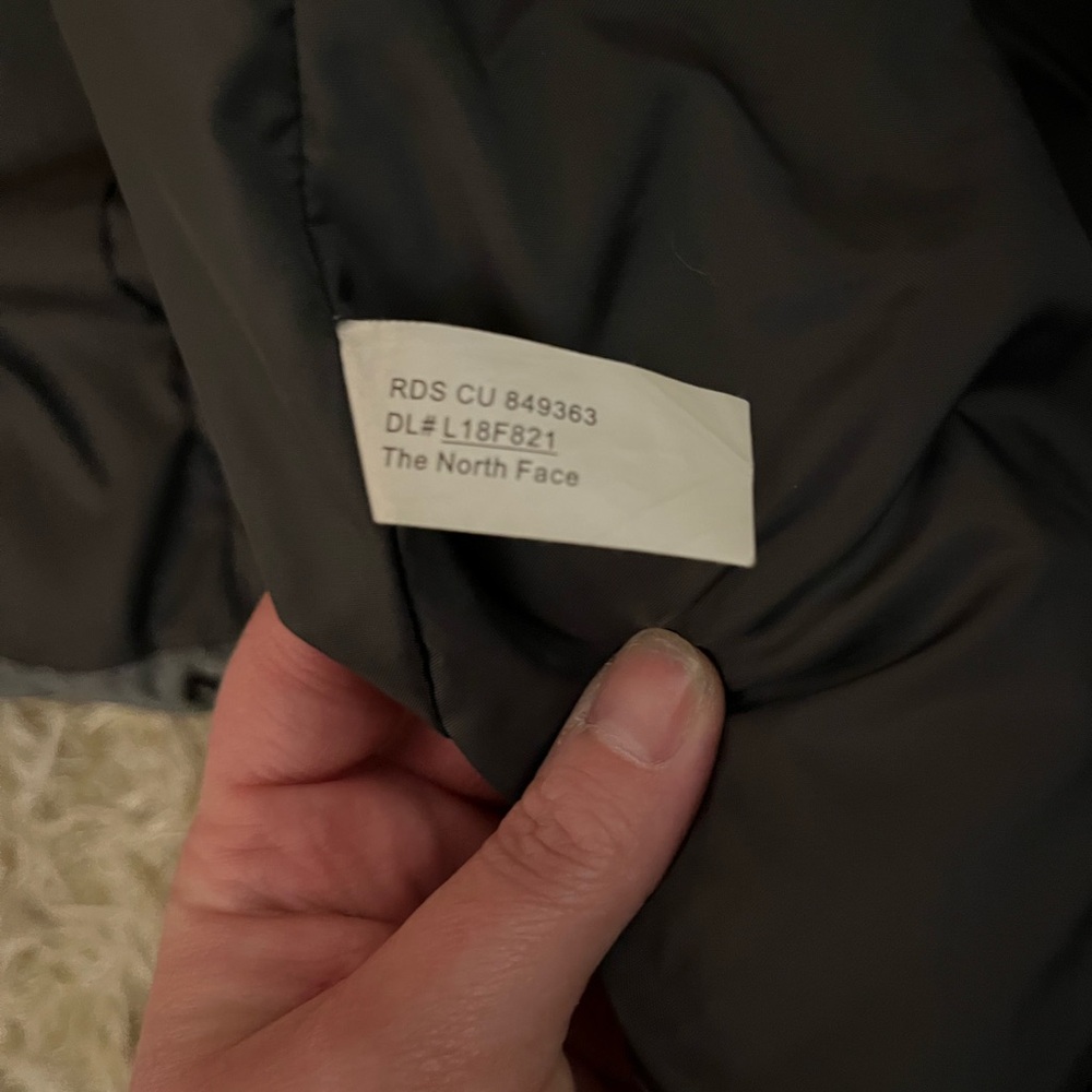 550 Northface Jacket Size Medium Gray - image 5